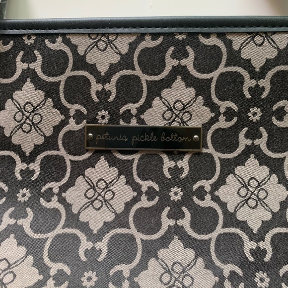 1 Petunia Pickle Bottom Tote Bag - Picture 2 of 7